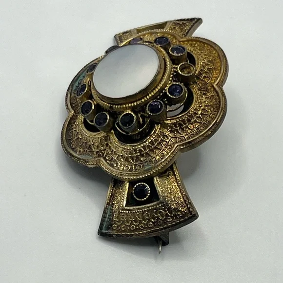 Victorian gold tone brooch pin purple rhinestones mother of pearl c clasp flower
